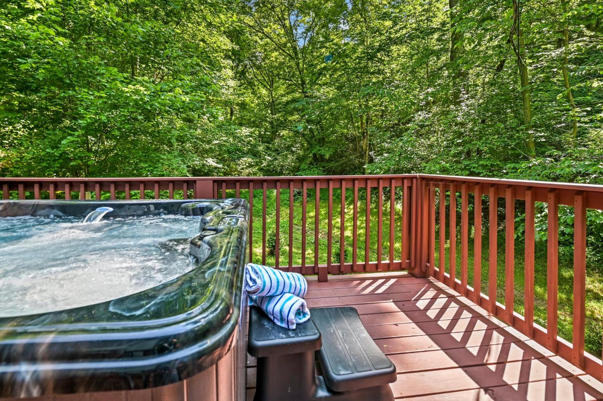 Holiday home Smoky Mountains Hut Tub Dog Friendly